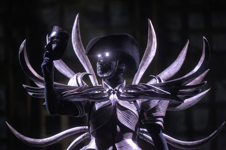 Sidi Larbi Cherkaoui / Ballet du Grand Théatre de Genève: "Imperial Ball" © Gregory Batardon IMperialBall50