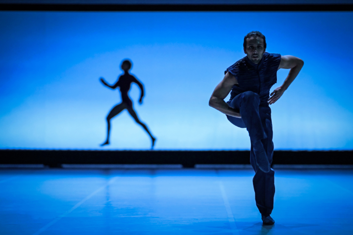 Ballett Graz: "Modern Times. Drift", Ch: Anne Jung, Tanz: Gionata Sargentini © Andreas Etter Drift2