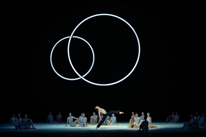 Wiener Staatsballett: "Nijinsky", Ch: John Neumeier. Im Bild: Alessandro Frola, Ensemble © Ashley Taylor Nijinsky12